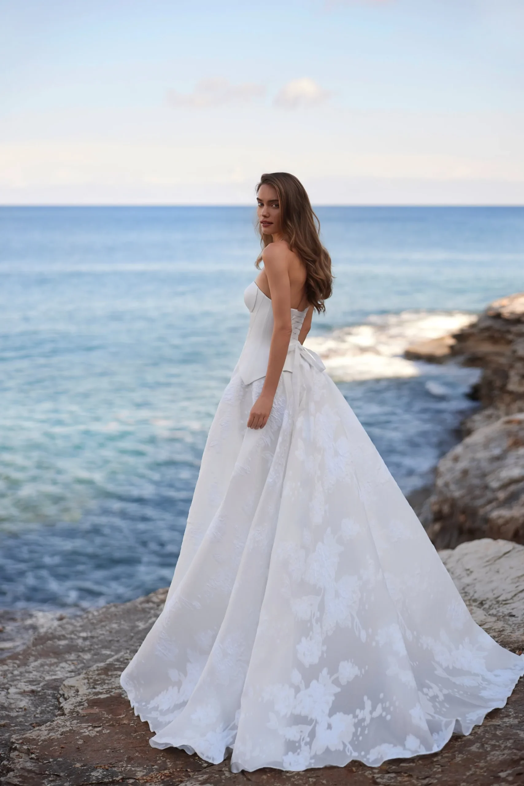 L613 by Ariamo, view 2