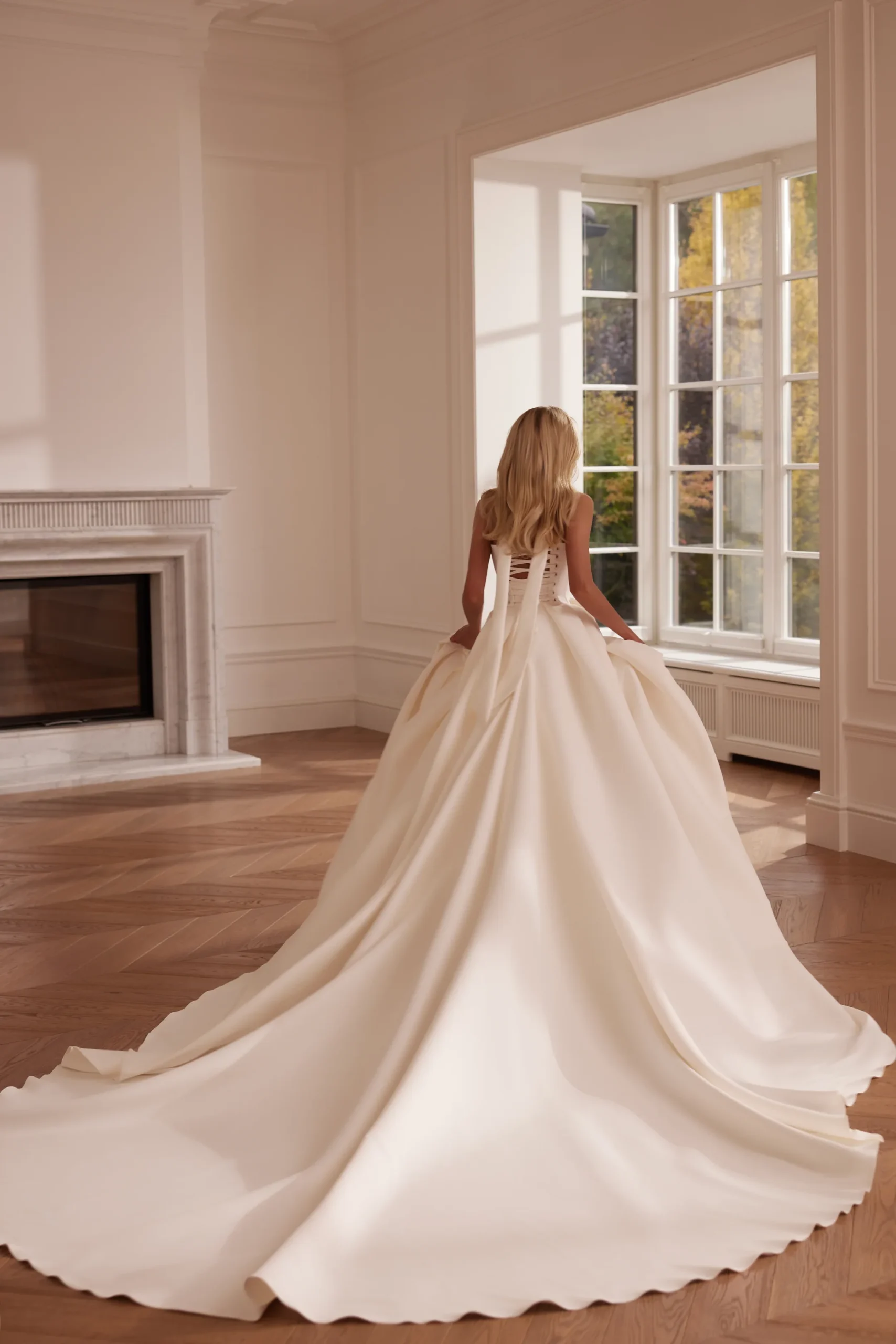 Laura by Arina Galagan, view 3