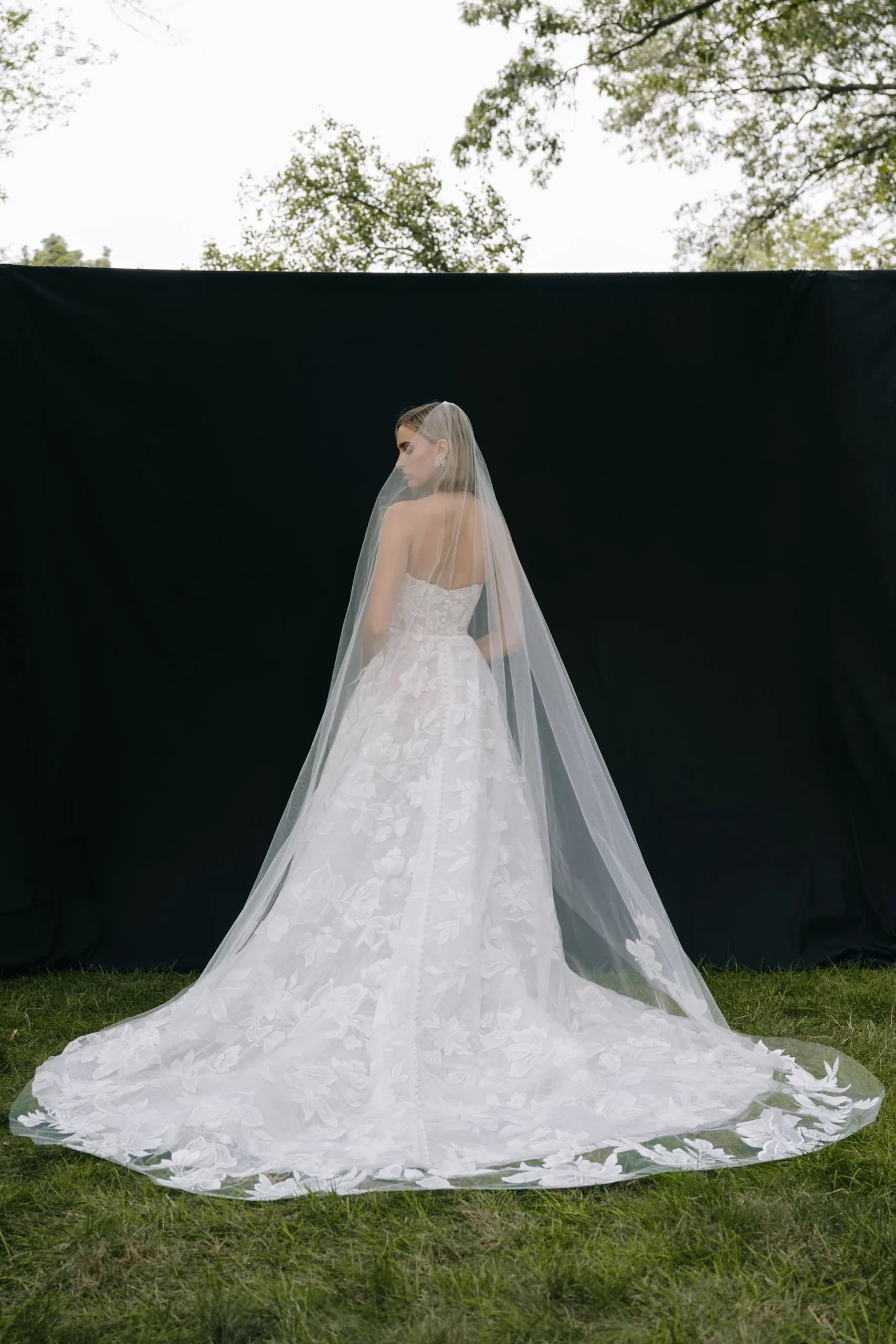 Gwendolyn by Jenny Yoo, view 6