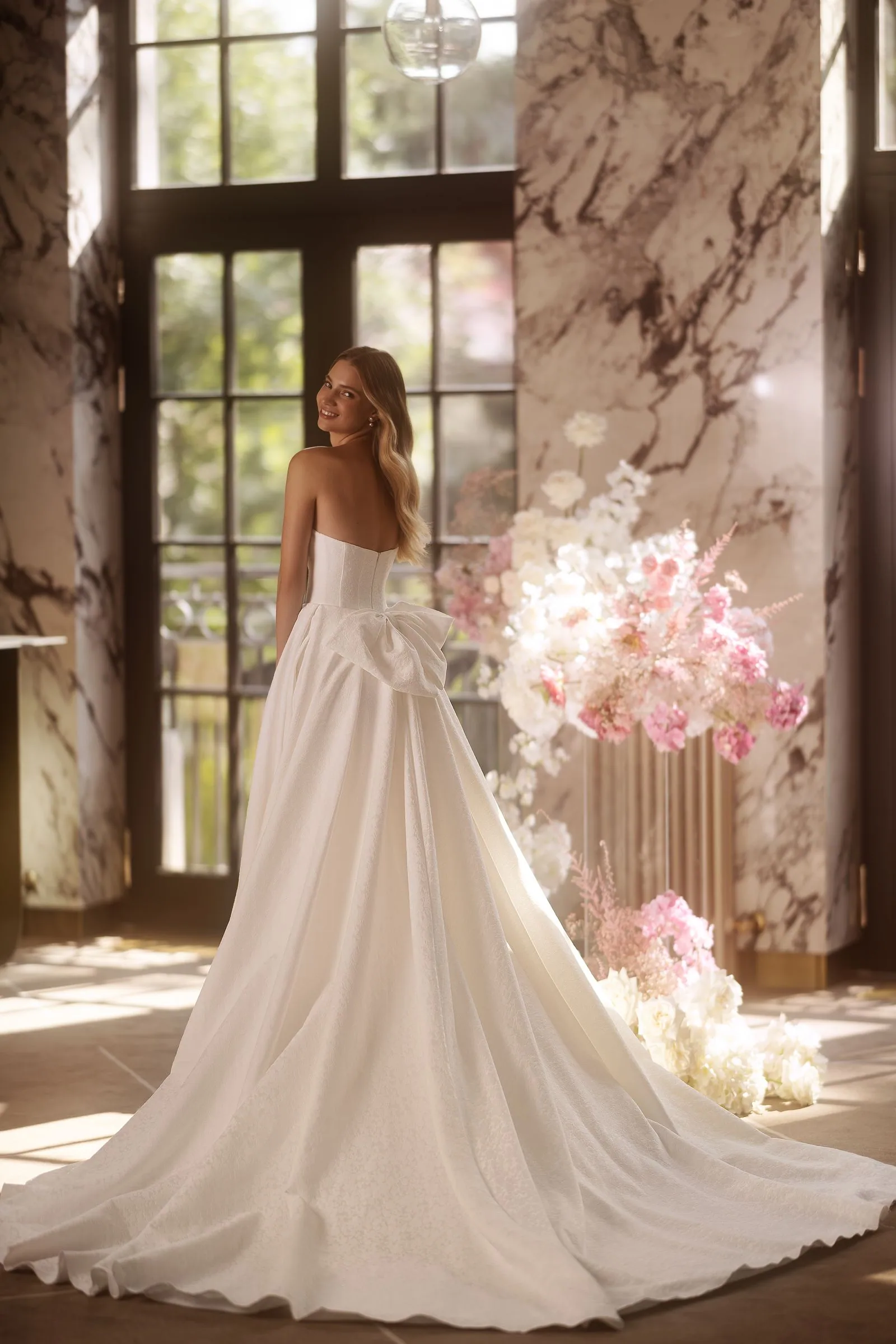 Amira by Lana Grace, view 3