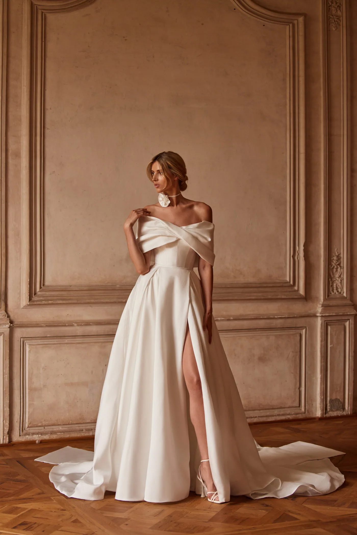Erza by Luce Sposa, view 3