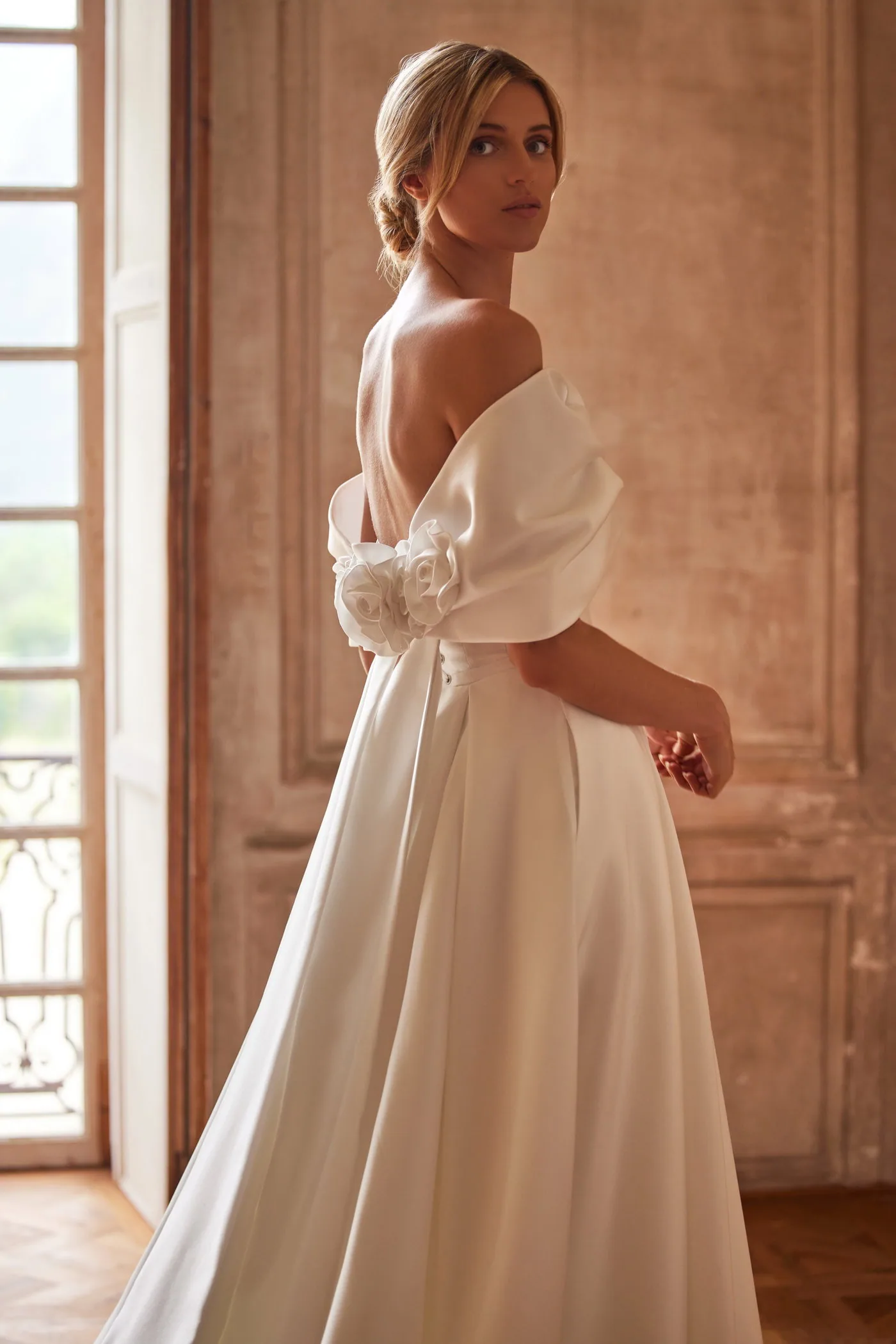 Erza by Luce Sposa, view 4
